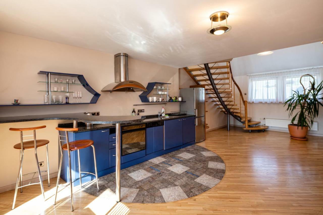 Old Riga Aldaru Street 2 Level Apartment With Terrace Eksteriør bilde